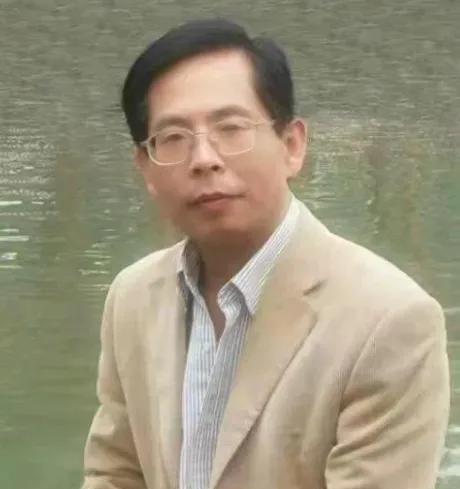 投降派被一锅端了！中美贸易战关键时刻，社科院研究员贺滨竟公开质疑国家反制措施，说