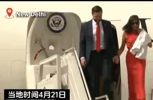 印度裔女婿万斯回印度记











我的天哪！这也太夸张了吧！万斯带着
