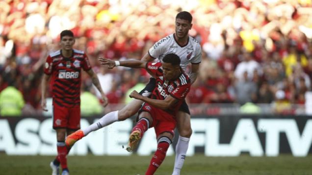 巴甲双赛深度剖析：格雷米奥 VS 瓦斯科的统治与挣扎，弗鲁米嫩塞 VS 弗拉门戈