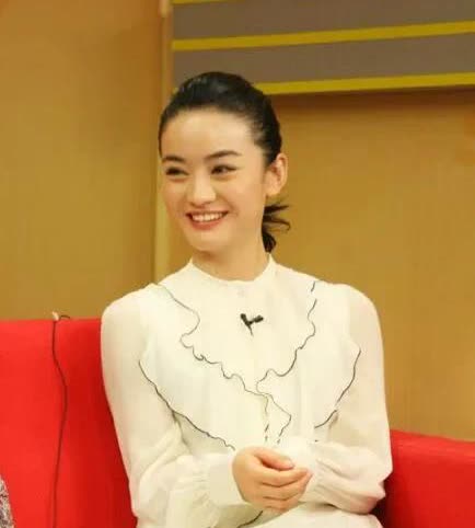 她比姚晨好看，演的戏一点也不输赵丽颖，可就是不能走红，这让人想不通？她是出生于江