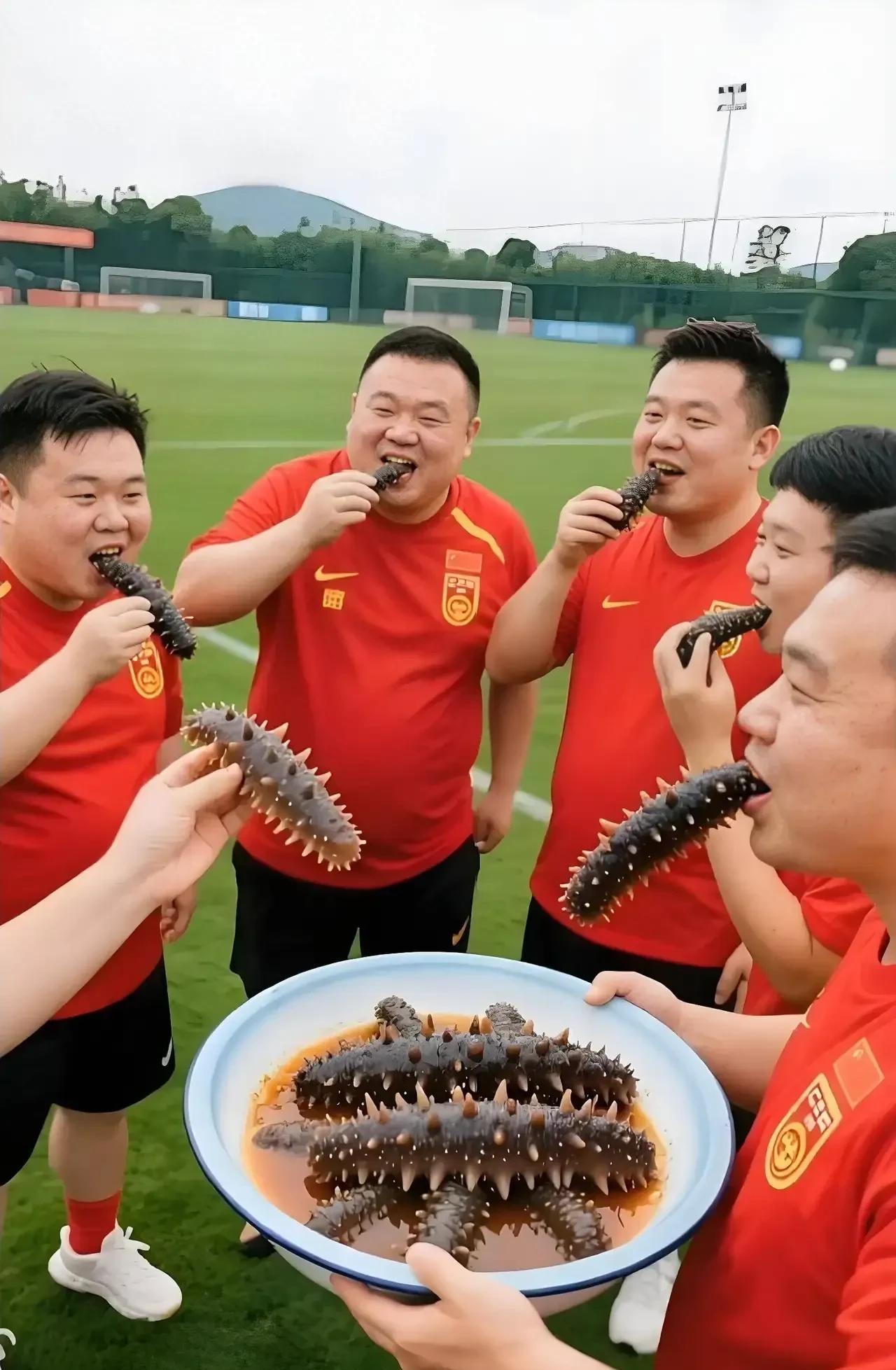 这下可好了，国足估计连海参也吃不起了！
随着球迷的抵制加深，国足的赞助商已经从1