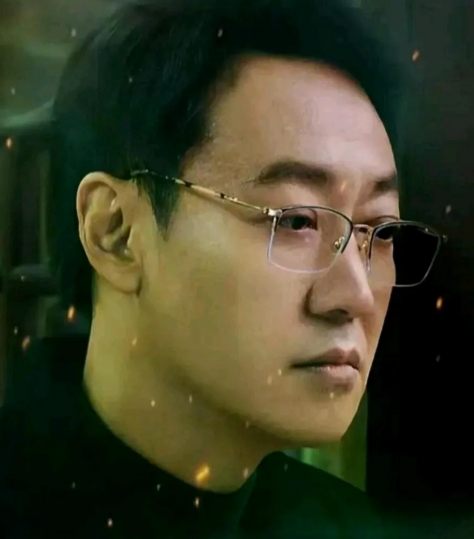 《护宝寻踪》追完，第一次对一个反派产生同情心，希望警察不要太快把他抓住

辛柏青