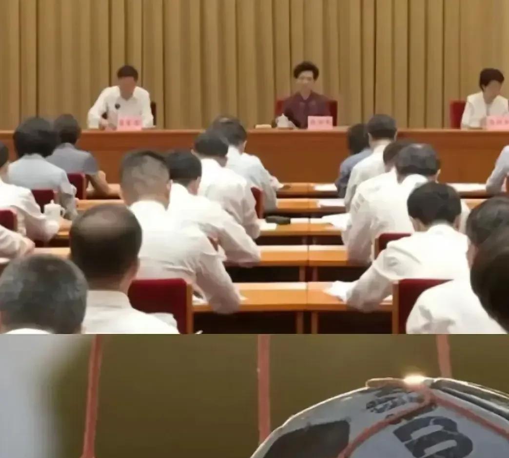 随着足球专项会议的召开，中国足球的春天这次真的要来了！
足球本来只是我国的一项普