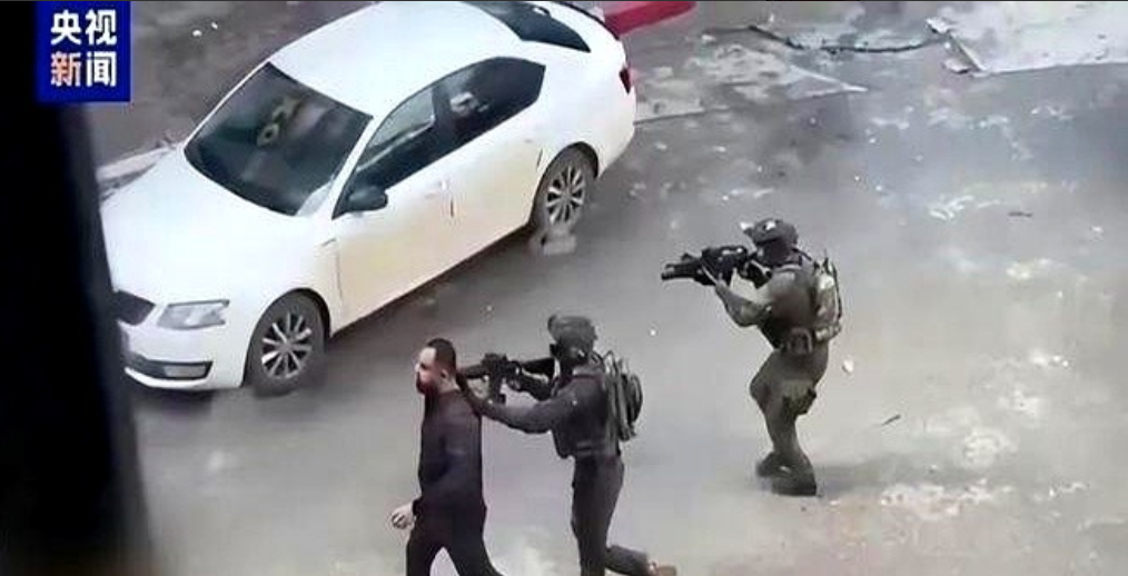 美国媒体报道，以色列军人在加沙普遍强迫巴勒斯坦平民充当人肉盾牌，进入可能布设爆炸