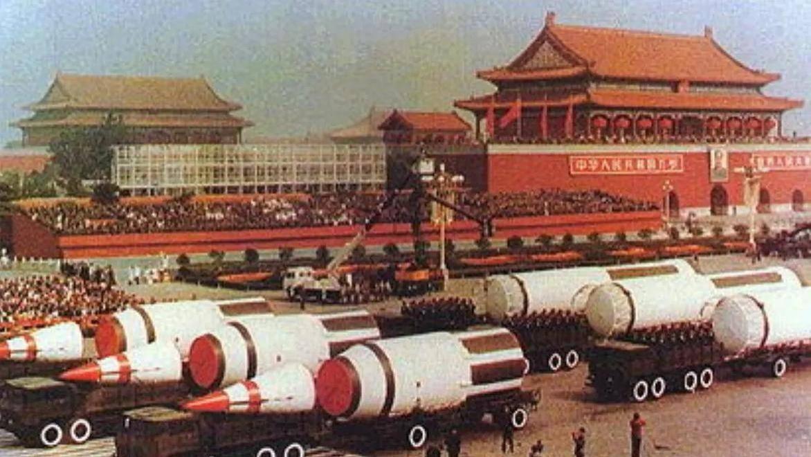 一点小小的中国震撼：原来40年前我们的东风导弹就这么厉害了！