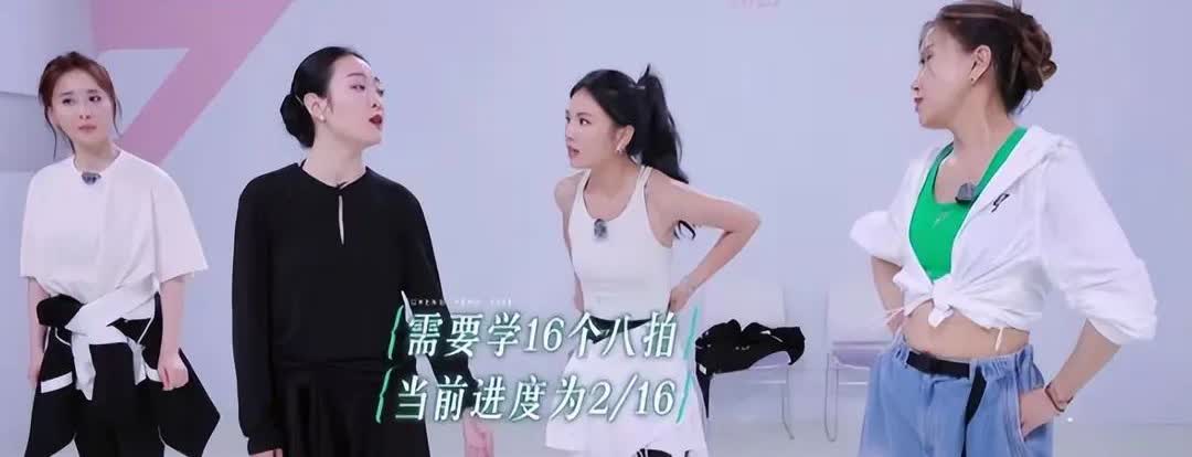 以前总觉得黄英是傻白甜的类型，性格又比较耿直，不做作！自从看了浪姐6后彻底改变了