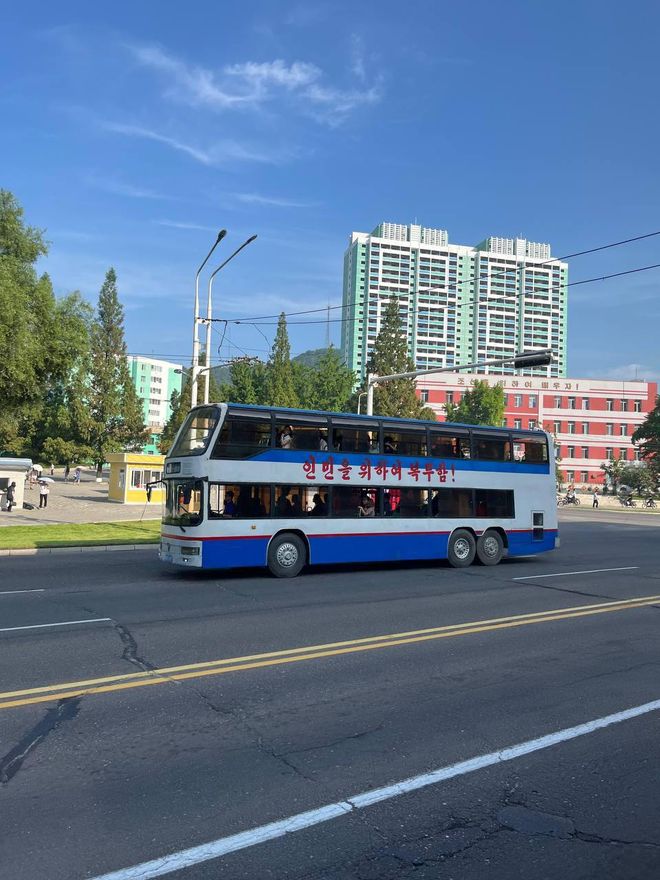 走，上班去！（朝鲜首都平壤）