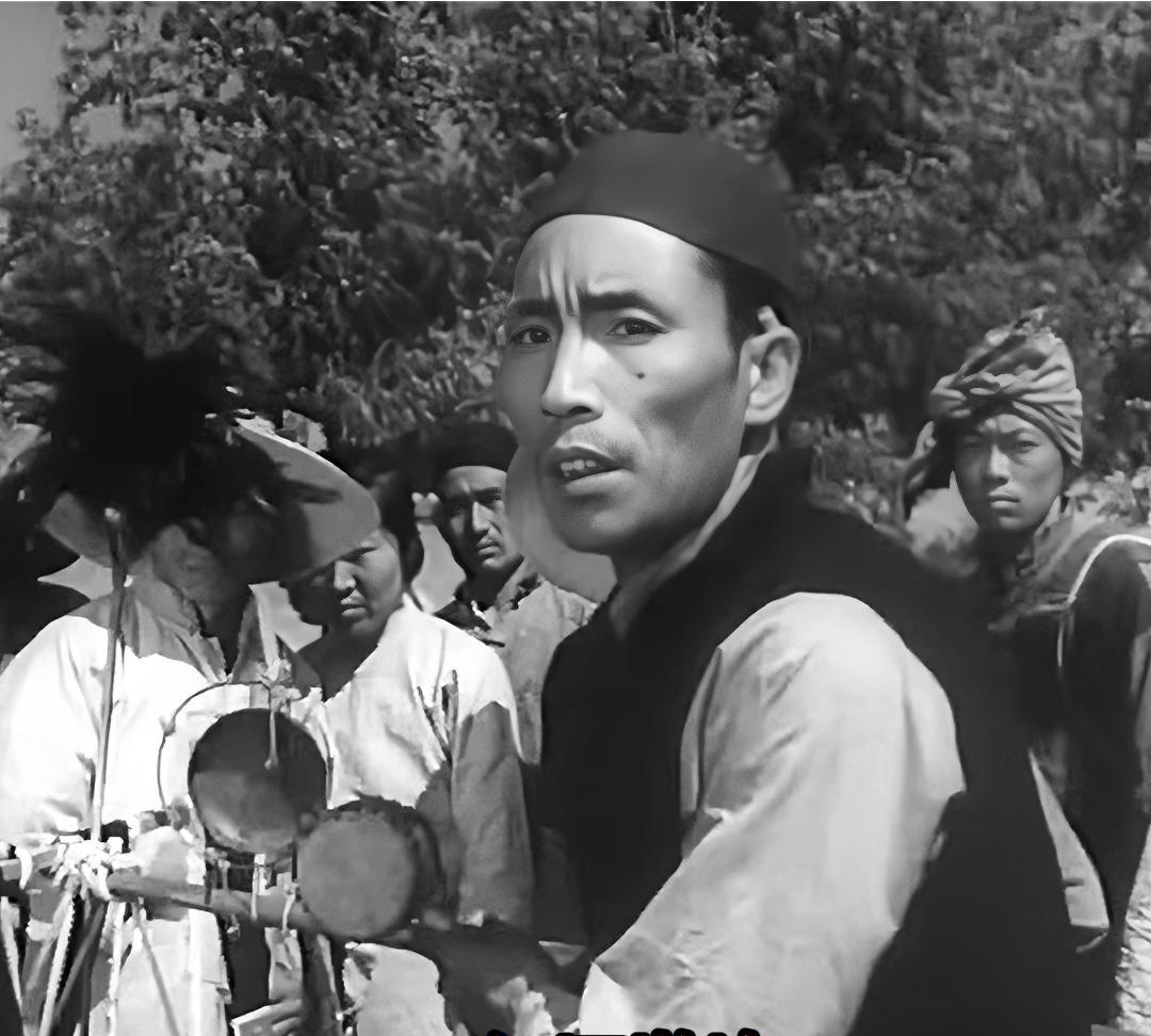葛存壮-红河激浪演员录
时年33岁，饰演命不长的王长命
演绎胆小如鼠的味儿，很到