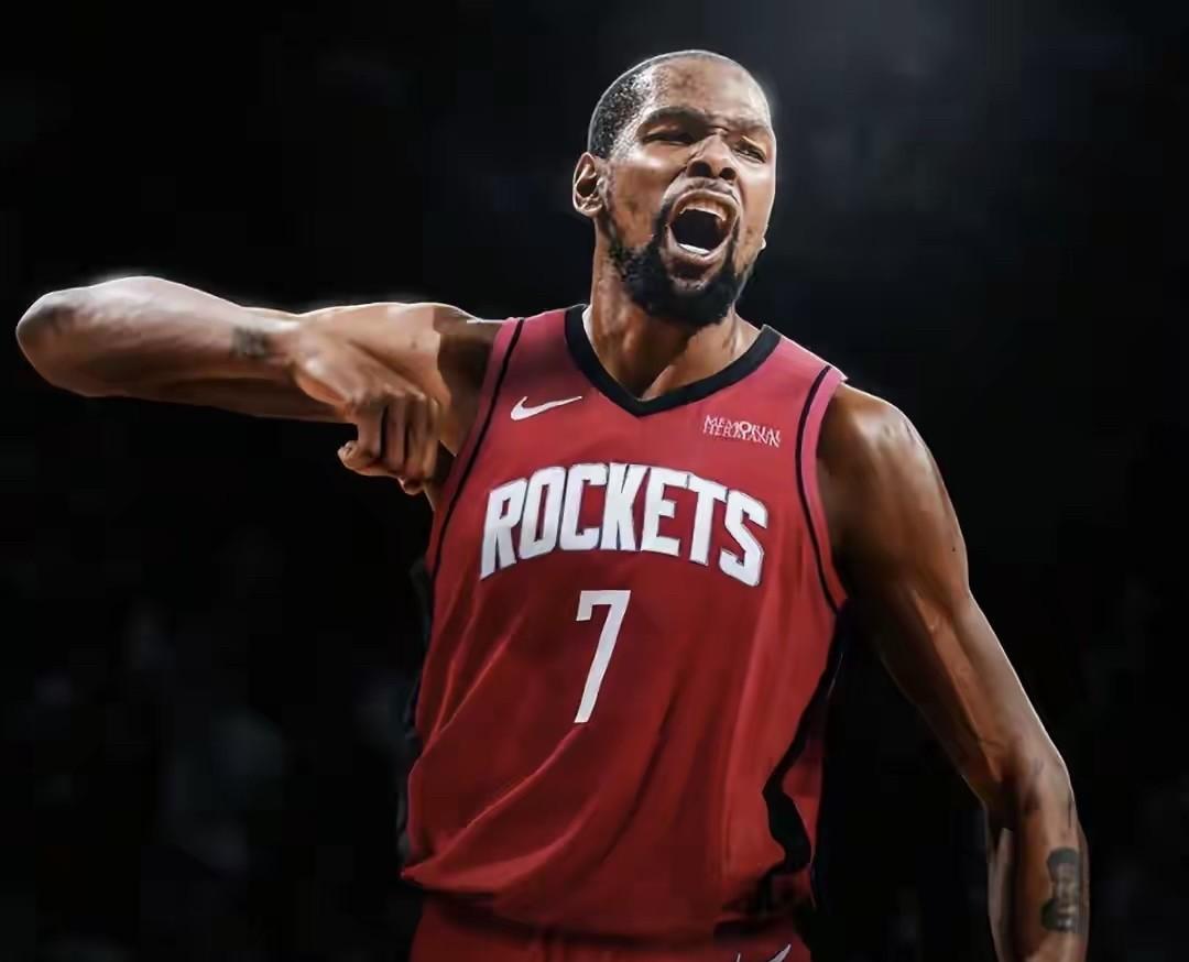 26日一大早，NBA火箭队两个重磅消息！
1、杜兰特正式抵达休斯顿并开始训练 