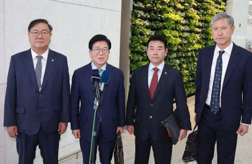 韩国特使团抵达北京，下飞机的第一句话不简单，中方回应很干脆
​​“希望中韩关系回