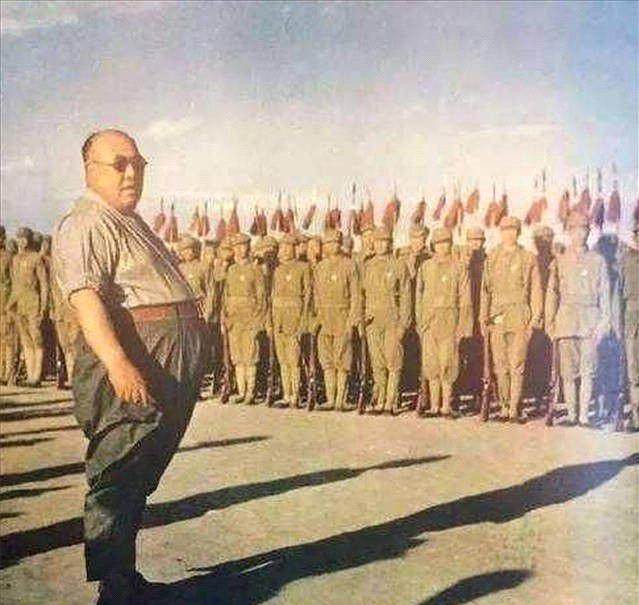 军阀逃往美国时，用飞机拉走7.5吨黄金，晚年却喃喃自语：想回家
1949年，历时