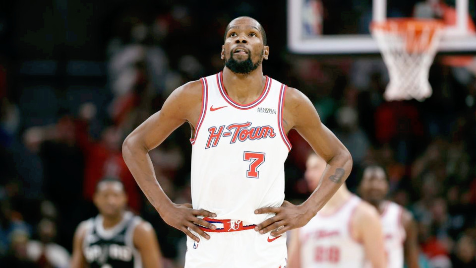 火箭领先16分被马刺逆转，文班攻防一体+末节爆发让休城吞苦果！