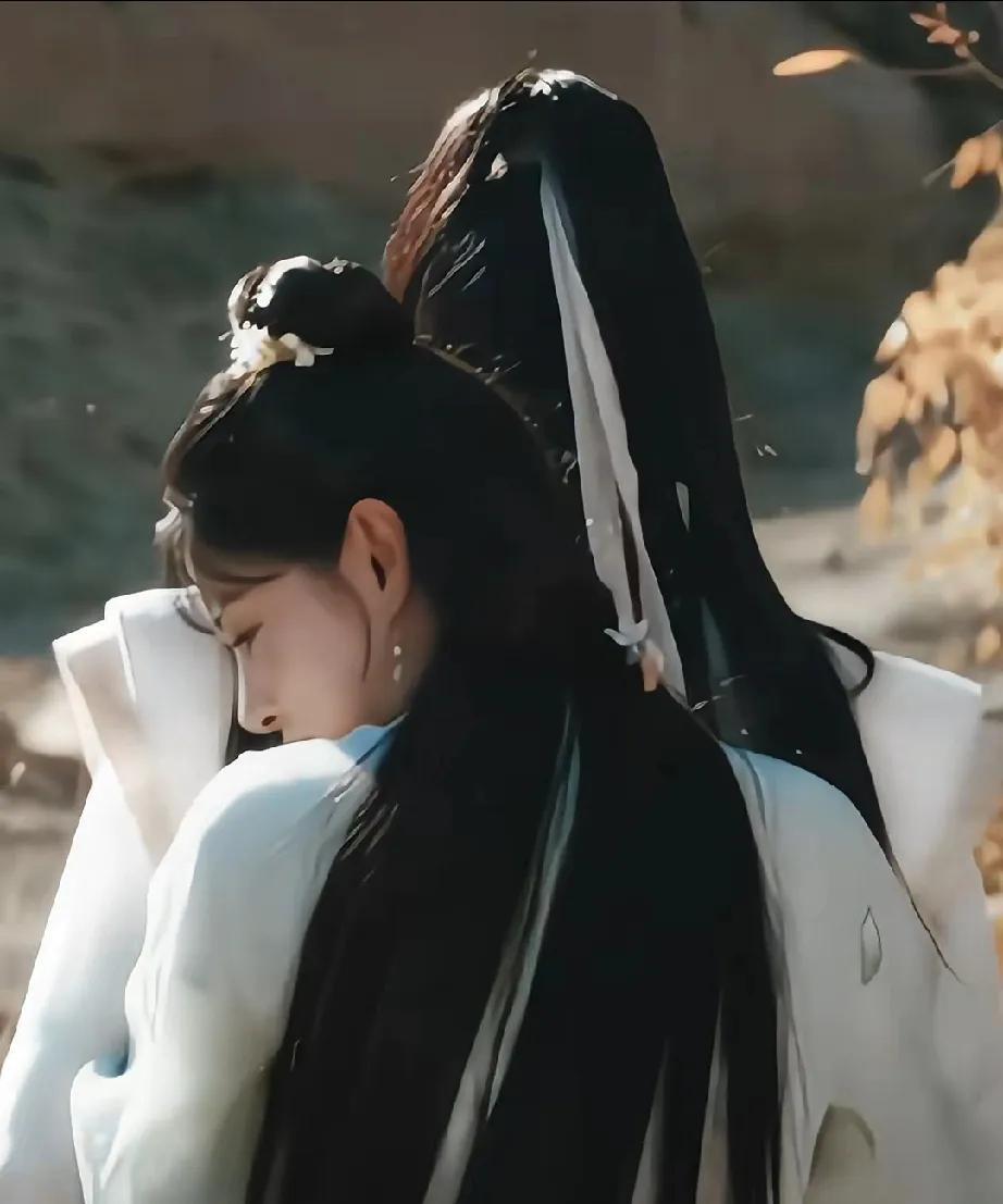 《凡人修仙传》墨彩环是韩立心里最特殊的女人，只有墨彩环可以从背后抱他，开心的时候