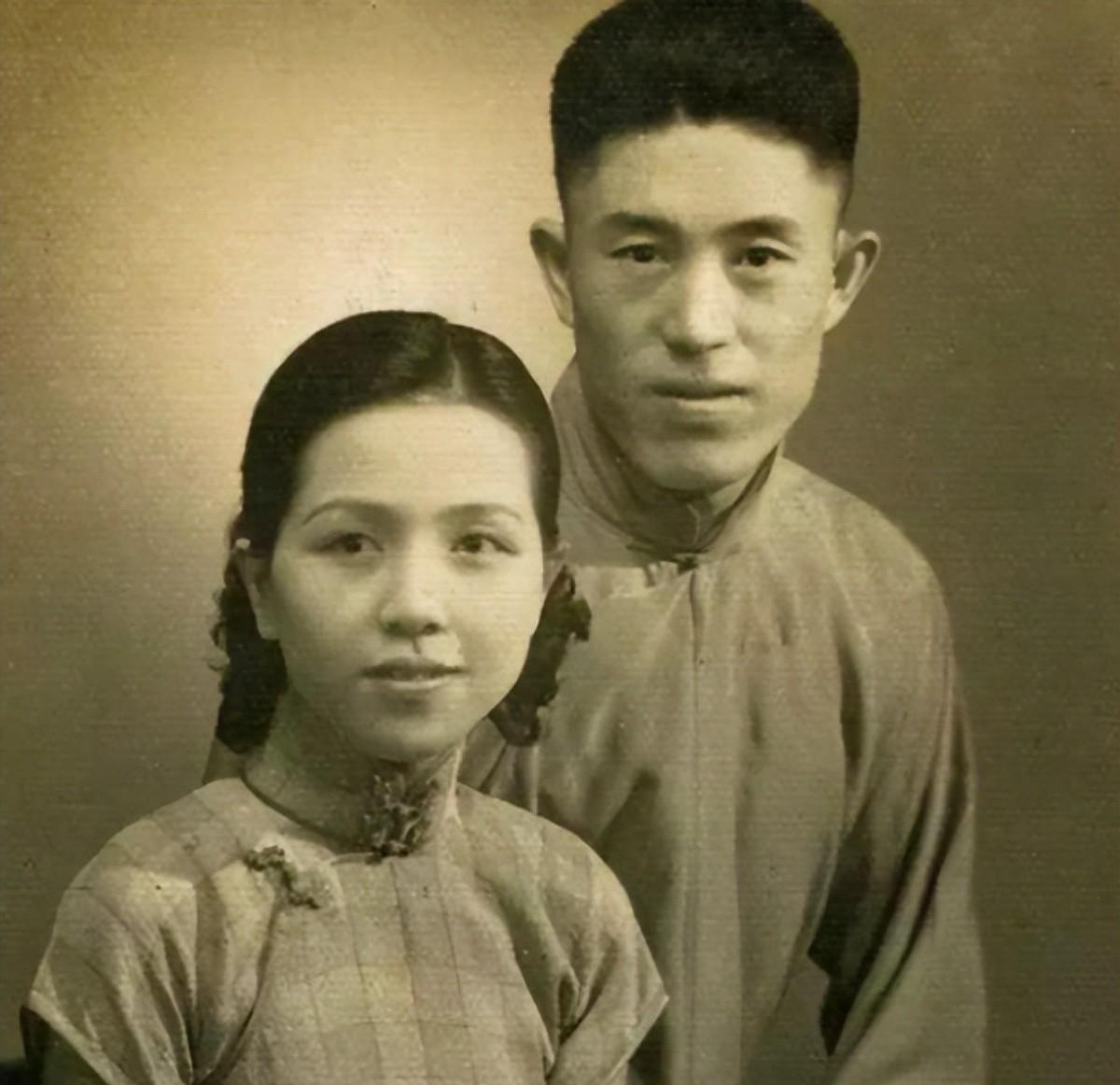 1952年郑洞国出任厅官，妻子嫌他工资低改嫁富商，20年后哭求复婚
“1952年