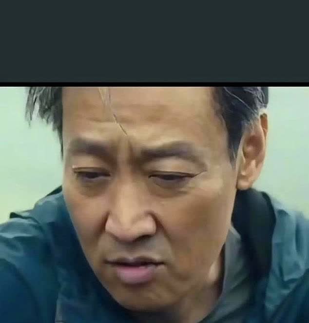 心都碎了！

五月底，演员辛柏青痛失爱妻朱媛媛，才几天整个人就垮了。

