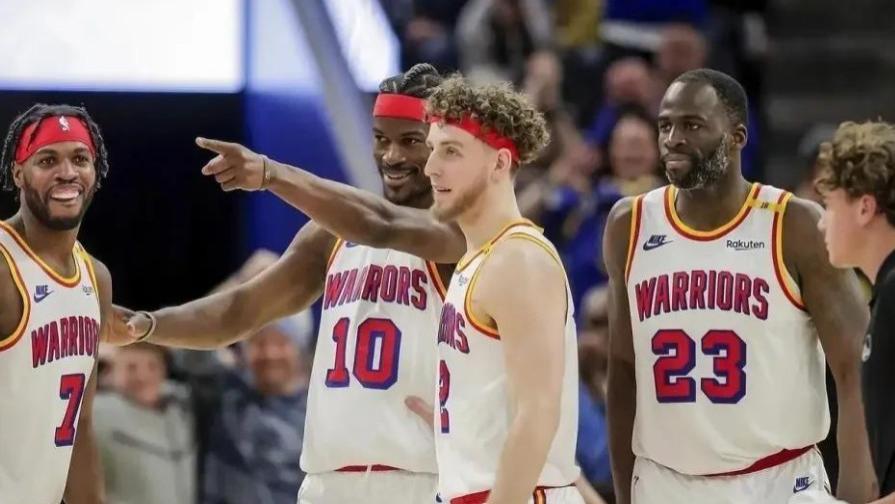 金州勇士队内讧？年轻后卫的欣喜，隐喻着怎样的球队未来？