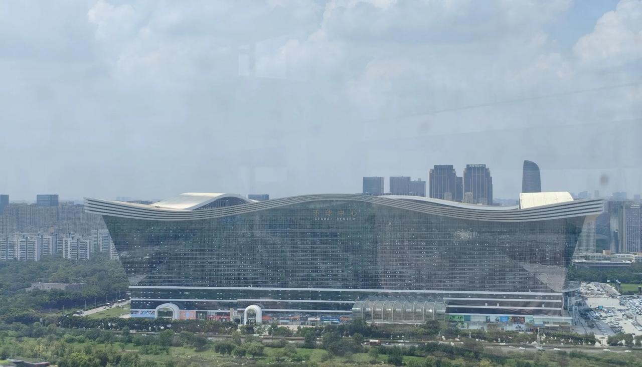 来成都12年了，如今在成都安家了！最早在成都是2008年读书的时候来玩过，那时候