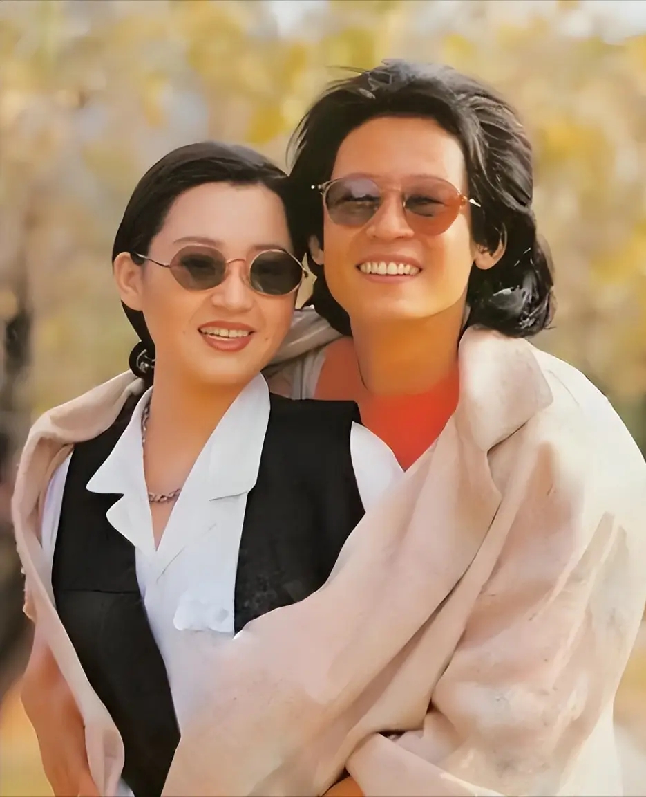 1994年，热恋中的许晴对王志文放狠话：你敢回上海，咱俩就分手！没想到王志文真的