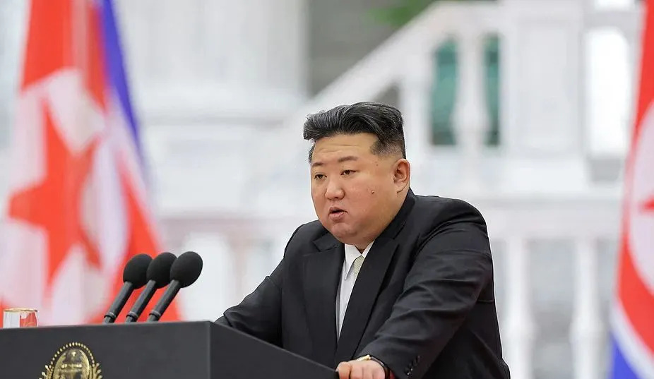 特朗普真怂！美以面对核武，态度差太多











世界真奇妙！同样是搞