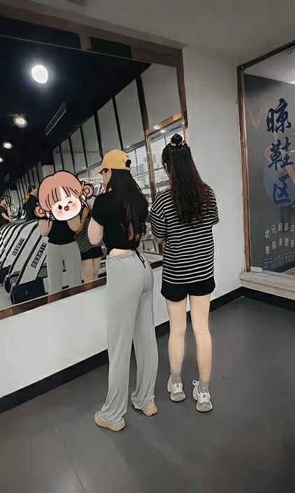 在这个夏天，结识一些新朋友，新圈子，对自己何尝不是一种改变