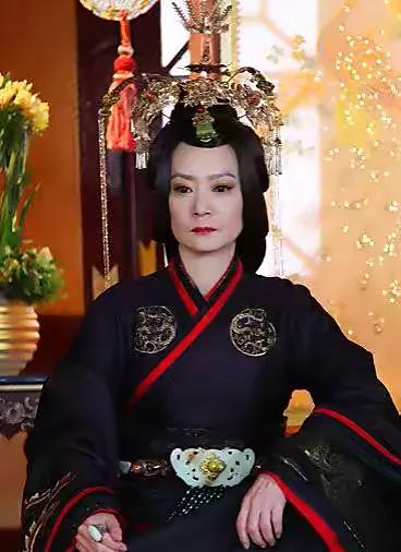 公元545年，五十岁的高欢迎娶了十五岁的柔然公主。半夜，他偷偷去见一位美妇人……