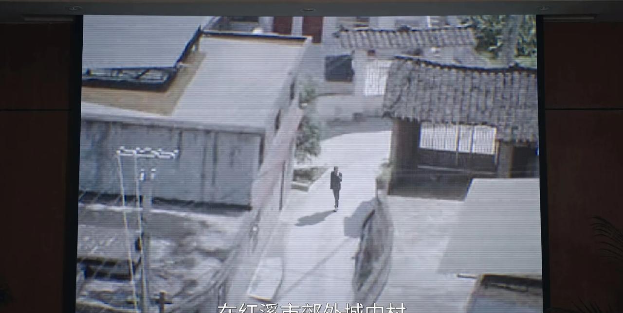 《利剑玫瑰》
有村民发现了王广青的下落！动员组织大家联合刑警大队联合行动！[抠鼻