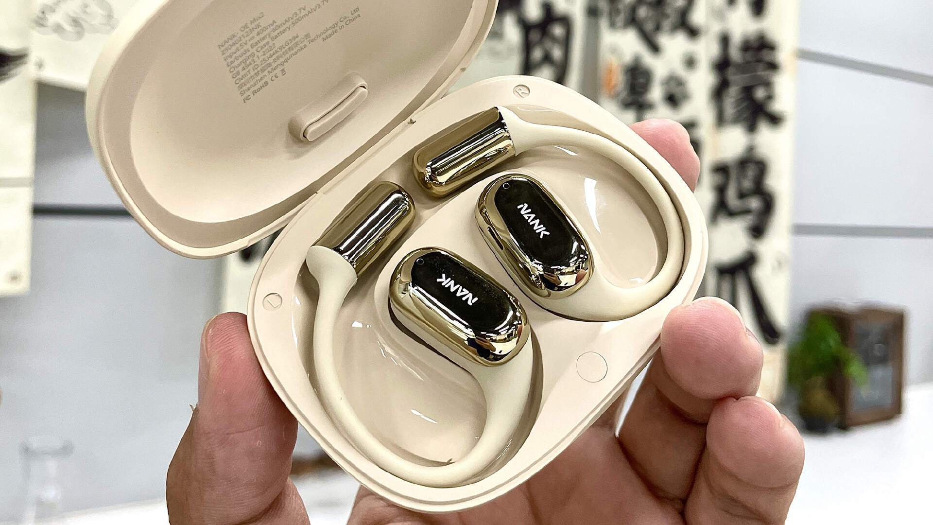 南卡OE Mix2体验：AI翻译+全智能交互，重新定义「随身助理」