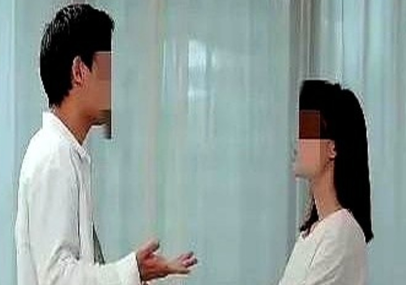 女方说要26万彩礼，男方说要婚前检查。

女方当场就炸了：“查这查那啥意思？不信