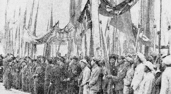 1942年，16岁的宋双来给县委送信，路上遇到了几十个日伪军，他大惊，立即跑进了