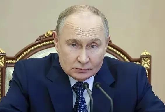 美国出手了！
俄罗斯会不会出手？
美国出手相助以色列打击伊朗，已成板上钉钉的事！