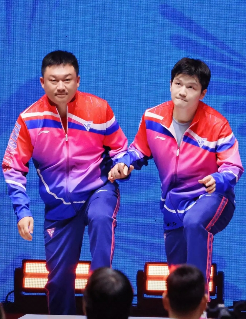 张洋，我也过上白告的好日子了[耶][耶]

教练：我的业绩，我的前途，我年底聚餐