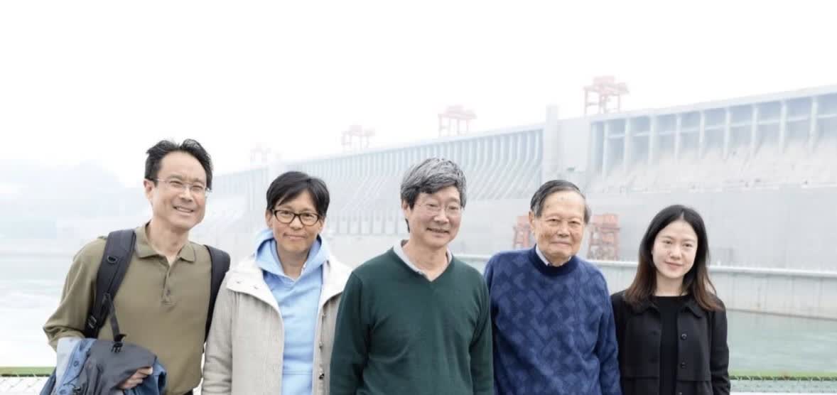 翁帆真心付出，杨振宁的儿女认可了翁帆，在他们眼里翁帆是称职的小妈，父亲有她的照顾