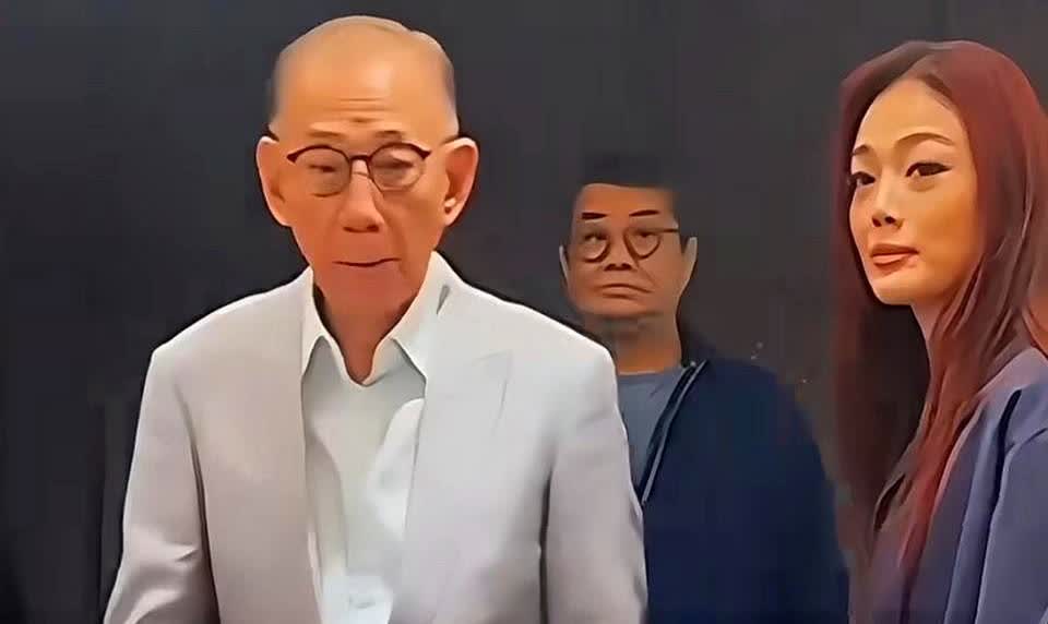 真替容祖儿可惜！

大好青春全扑在事业上，虽说傍着杨受成这座“大山”确实资源