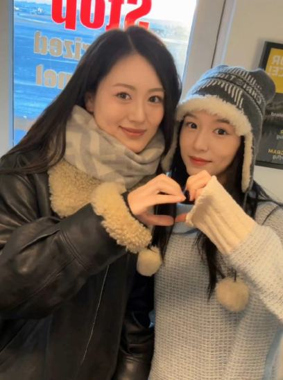 博主这运气也太好了接好运！去冰岛旅游偶遇小也真的很幸福了，期待妹妹后续作品呀