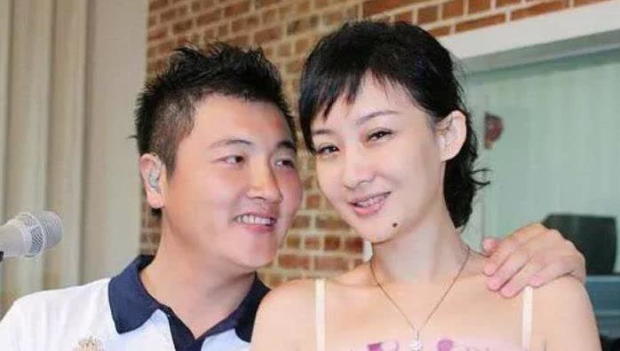 [中国赞]2007年，孙楠对哺乳期的妻子买红妹说“我们离婚吧”。买红妹哭得撕心裂