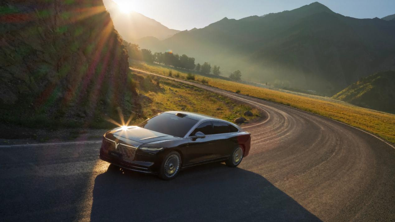 岚图追光L即将上市，国企优等生如何诠释中式豪华？