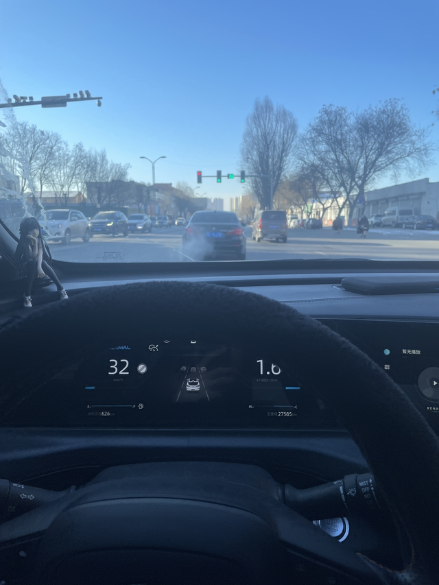 治不好的unit
起步踩油门松开瞬间底盘咚咚咚响，去换了个发动机下机脚垫好了，过