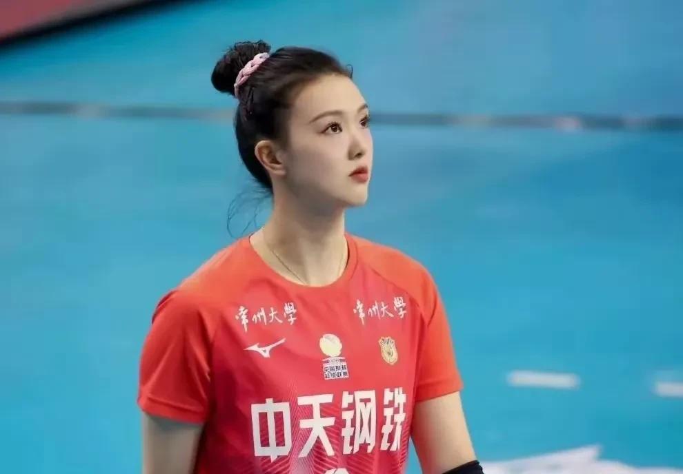 中国女排联赛，决赛夜，6个没想到[玫瑰]
1，没想到：在颁奖典礼上，夺冠的江苏女