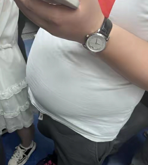 地铁上的左行右立
