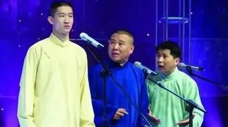 #头号创作者激励计划#钱城：郭德纲当初更喜欢何云伟。
钱城是天津极品相声帮的班主