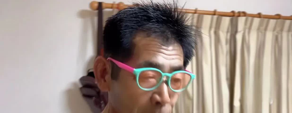 玉酱为了流量，把老山口当道具，进行低劣、媚俗表演，难道真有粉丝喜欢看她这种表演吗