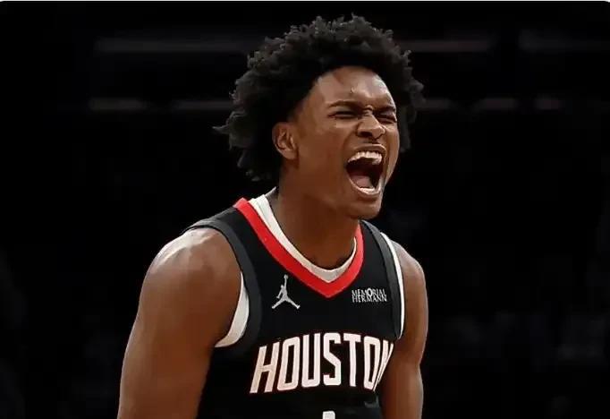 NBA年轻的锋线内，有3位具备顶级球星的潜质
阿门汤普森，22岁，身高2米01，