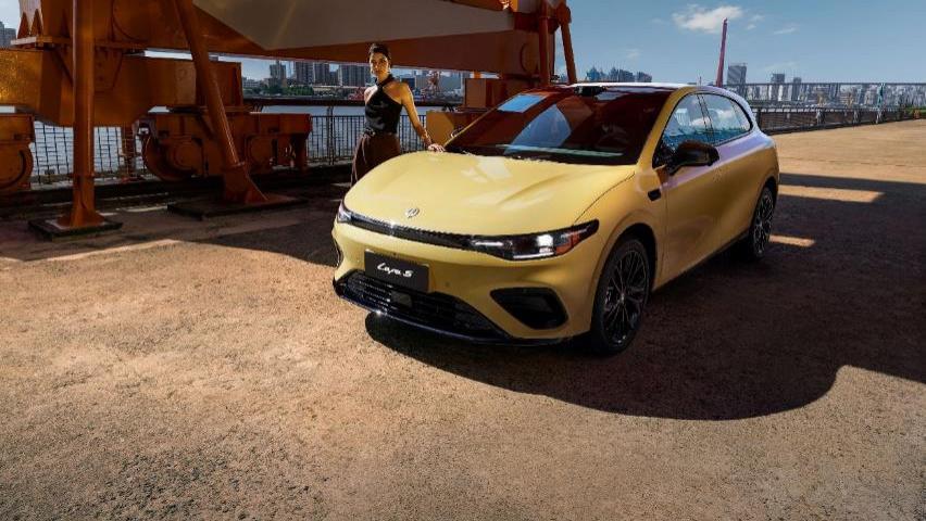 限时惊喜价9.28万起！零跑Lafa5正式上市