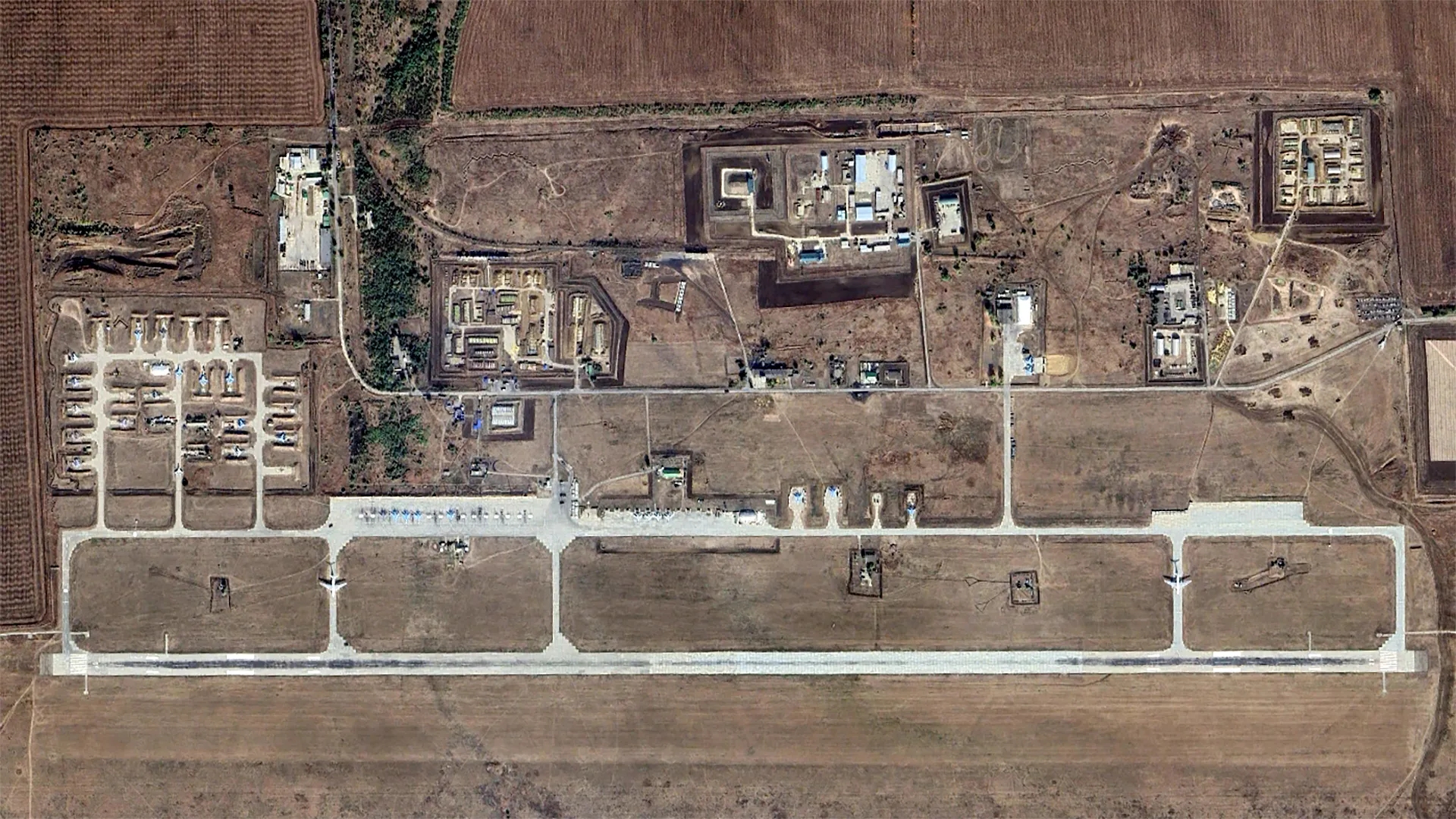 路透社：乌方严重夸大了袭击俄空军基地造成的破坏。据路透社报道称，尽管乌克兰针对俄