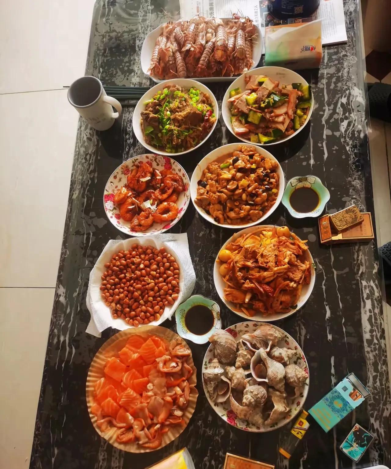 菜可以！酒太差！对于喝酒来说，菜可以随便，酒不能将就！
这菜绝对下酒菜！就是啤酒