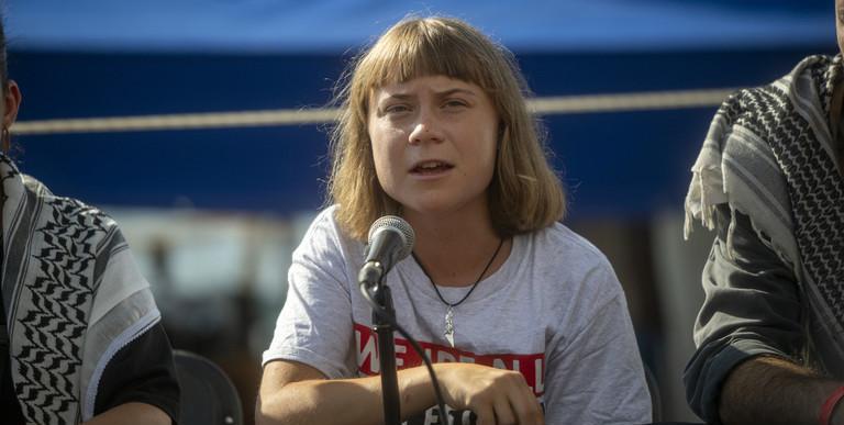 加沙支援舰队全军覆没，以色列强行要将包括“环保少女”通贝里在内的70多名船员“驱
