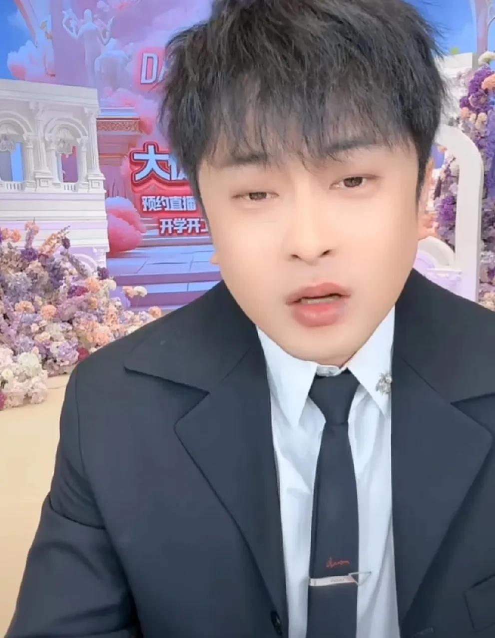 寂寞说818辛巴能否回归意味着天地之差，如果不回归就是不让播！
        