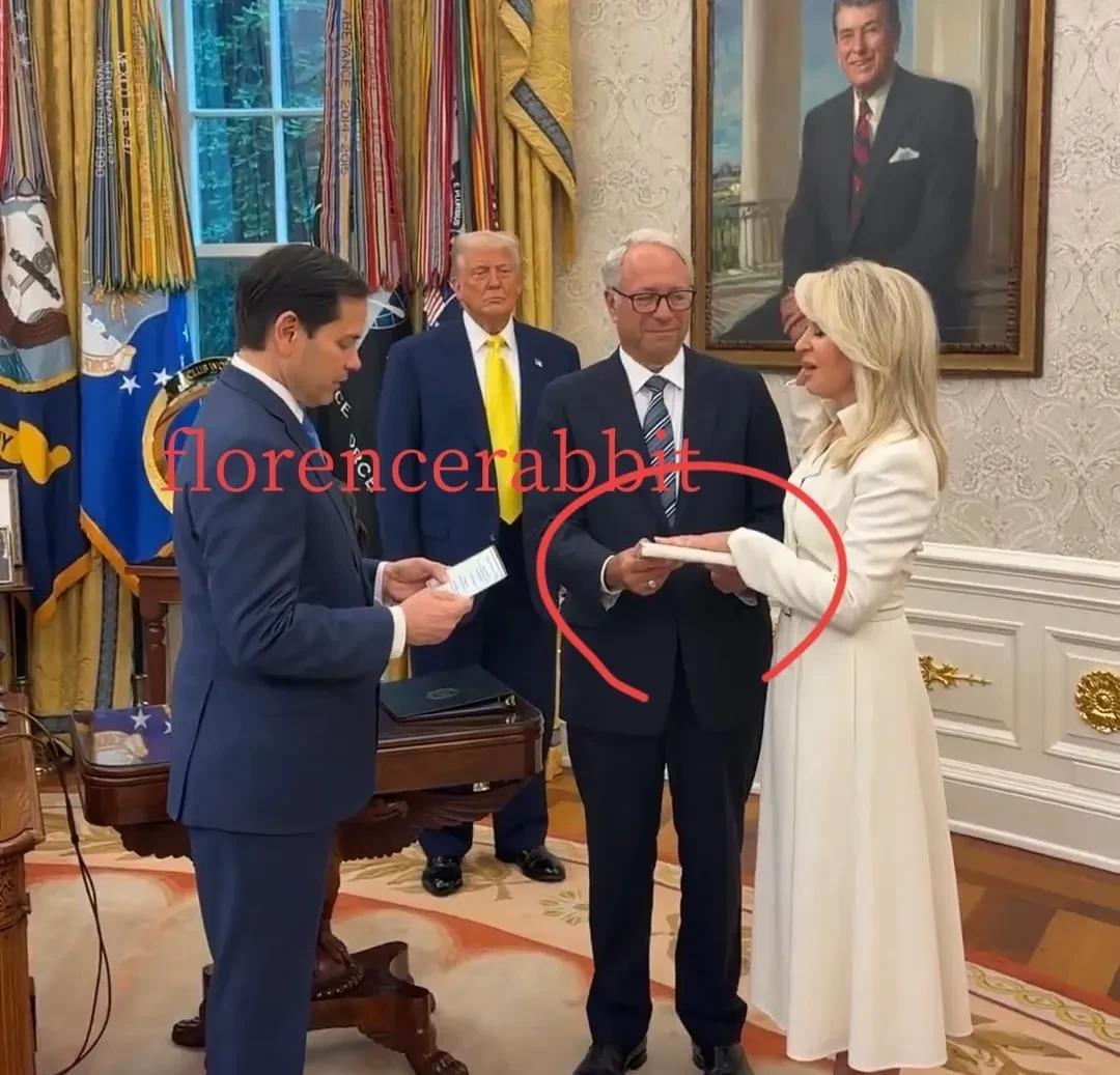 莫妮卡·克劳利被任命为美国助理国务卿兼礼宾司司长，大使级别。卢比奥主持了宣誓就职