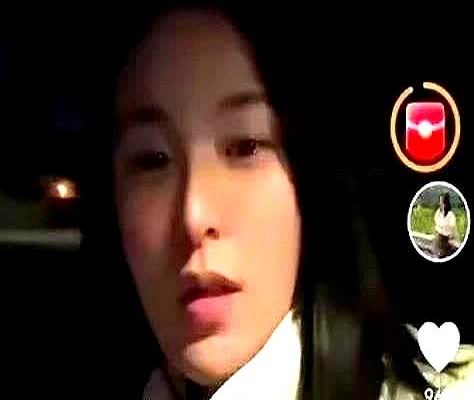 一个身在美国的华人女子为了证明美国是安全的，大半夜不睡觉跑到一个漆黑的公园，想要
