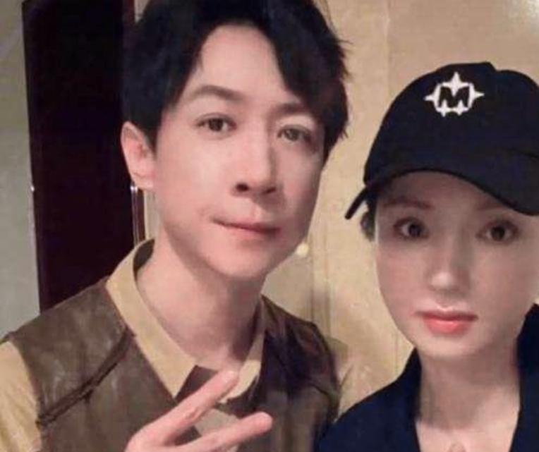 9月20日，在《姐姐当家》节目中，董璇透露与张维伊签署了婚前协议，张维伊放弃了董